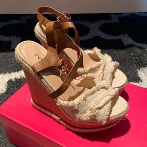 Shoedazzle Linen Wedges